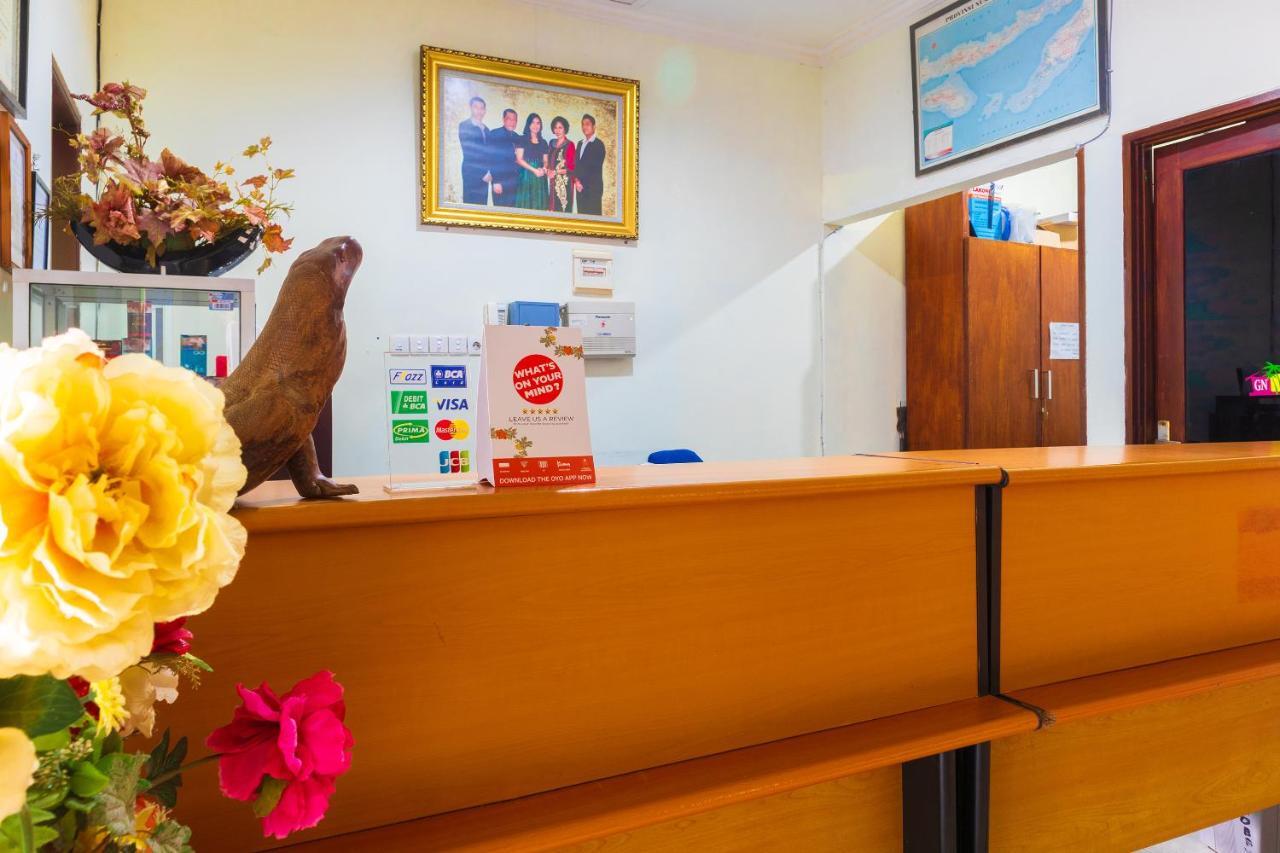 OYO 1682 Greenia Hotel Kupang  Buitenkant foto