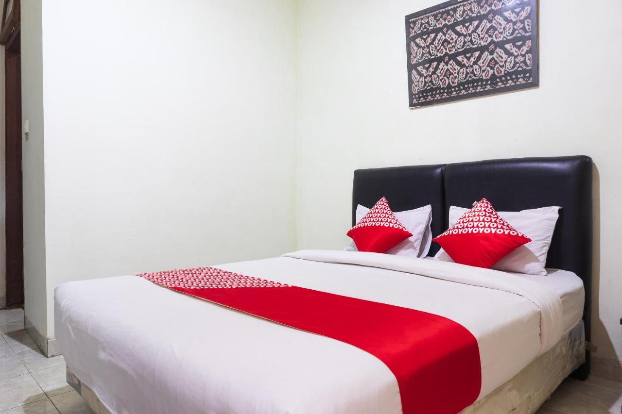 OYO 1682 Greenia Hotel Kupang  Buitenkant foto
